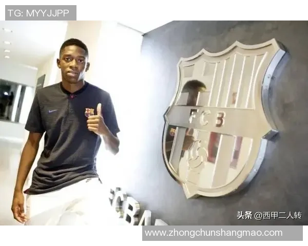 足球明星背后的奋斗故事与荣耀之路：从草根到世界之巅的传奇旅程